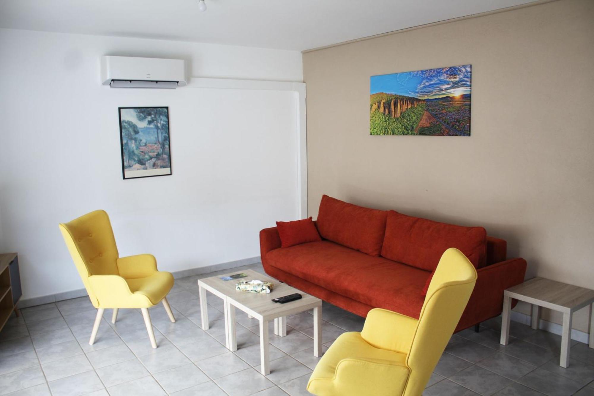 Holiday home Maison Avec Jacuzzi Et Vue Sur Les Penitents Les Mees