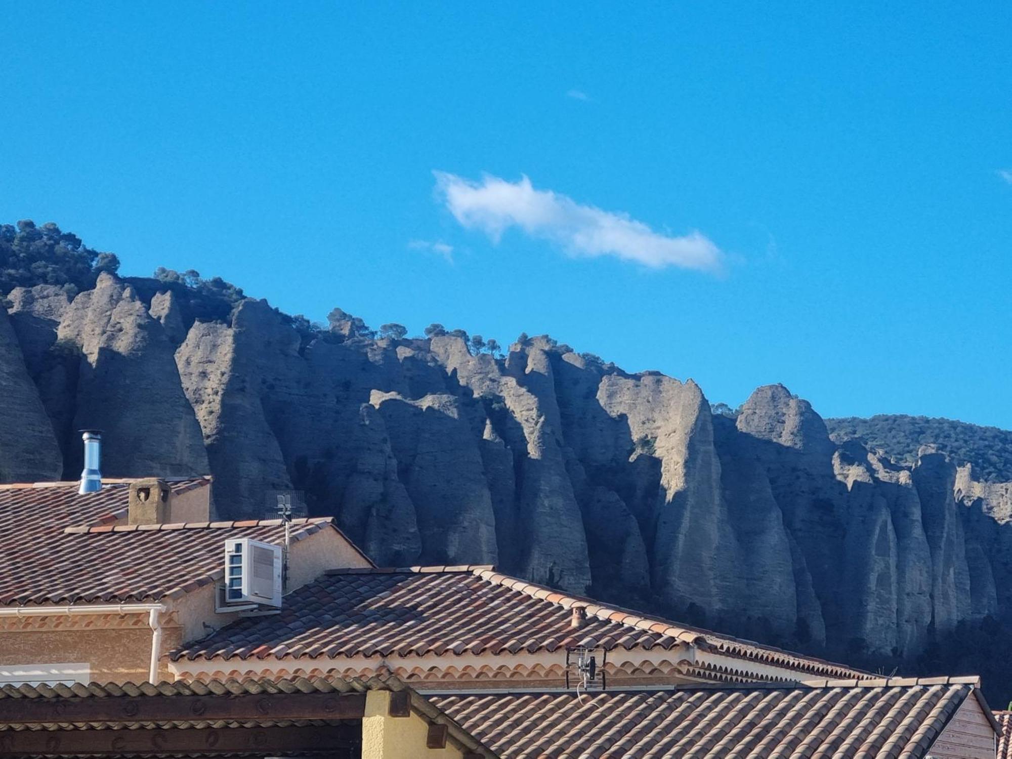 Holiday home Maison Avec Jacuzzi Et Vue Sur Les Penitents